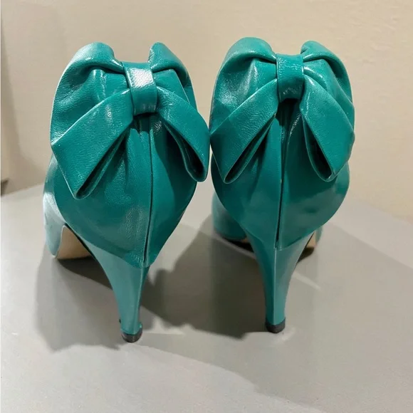 Vintage 80s Dominic Romano Barbie Bow back Teal Heels - Picture 2 of 5
